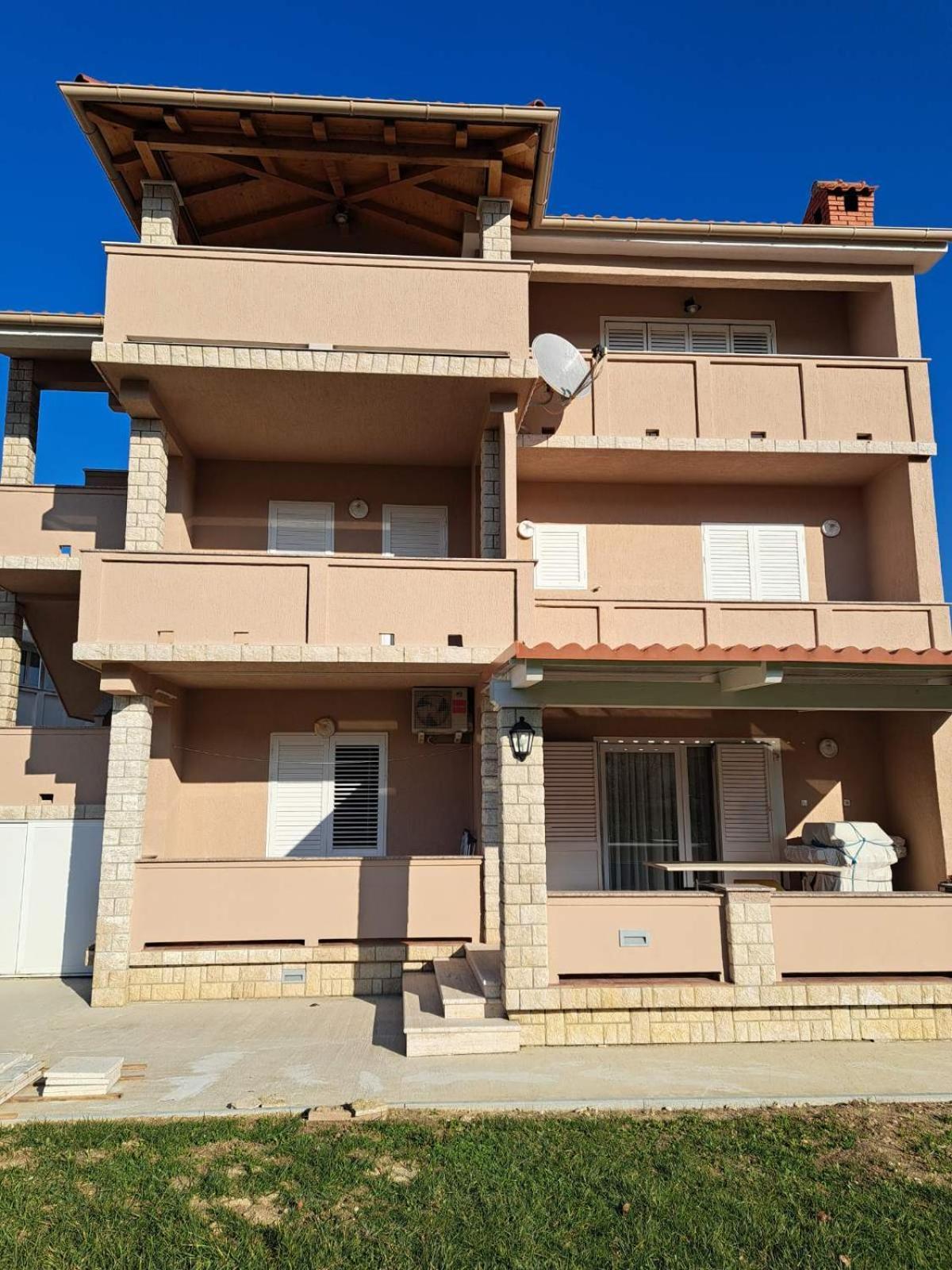 Lili Rab Apartment ราบ ภายนอก รูปภาพ